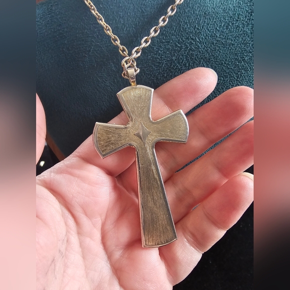 Vintage Avon Lucite Cross Necklace - Picture 4 of 8
